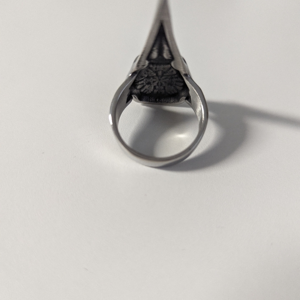 Unique ring - Picture 3 of 3